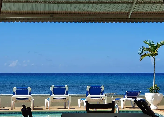 Pipers Cove Resort